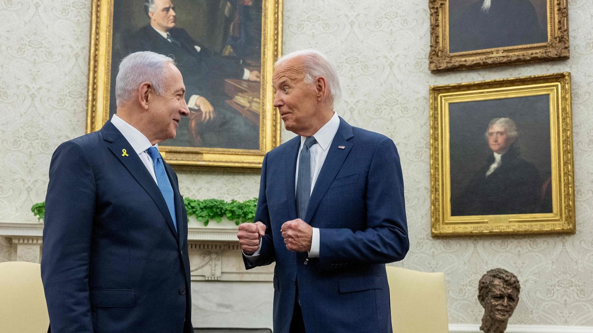 U.S. President Joe Biden talks to Israeli Prime Minister Benjamin Netanyahu in the Oval Office of the White House in Washington, D.C., July 25, 2024. (AFP Photo)