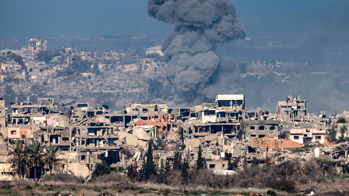 This picture taken from the Israeli side of the border with the Gaza Strip shows a smoke plume rising from buildings destroyed by Israeli strikes in the northern Gaza Strip, Jan. 13, 2025. (AFP Photo)