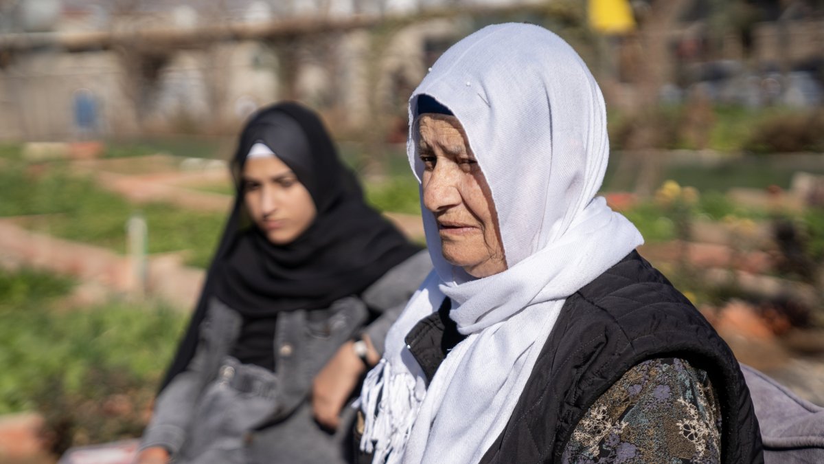 Syrian refugee Hediye Ramazan Şahin, 72, speaks to Anadolu  Agency (AA) at the displaced camp in Duhok, Iraq, Jan. 9, 2024. (AA Photo)