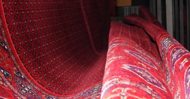 Carpets made by Turkish artisans for the Umayyad Mosque, Gaziantep, Türkiye, Jan. 14, 2025. (IHA Photo)