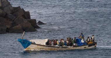 A &#039;cayuco&#039; boat carrying 57 migrants arrives at La Restinga port, El Hierro, Canary Islands, on Sept. 14, 2024. In a separate incident, seven smugglers were arrested for allegedly killing four migrants, Canary, Spain, Dec. 29, 2024. (AFP Photo)