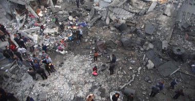 People check the rubble of buildings hit in overnight Israeli strikes in Jabalia, northern Gaza, Palestine, Jan. 16, 2025. (AFP Photo)