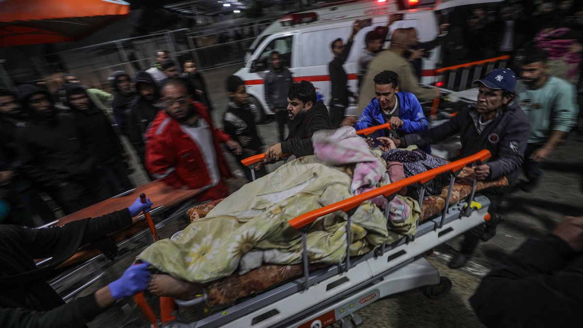 A wounded Palestinian woman is taken to Al-Aqsa Martyrs Hospital in Deir Al Balah, central Gaza Strip, Palestine, Jan. 8, 2025. (EPA Photo)