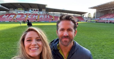 &quot;It Ends With Us” actor and director Justin Baldoni is suing his co-star Blake Lively and her husband, &quot;Deadpool” actor Ryan Reynolds, for defamation and extortion. (DHA Photo)