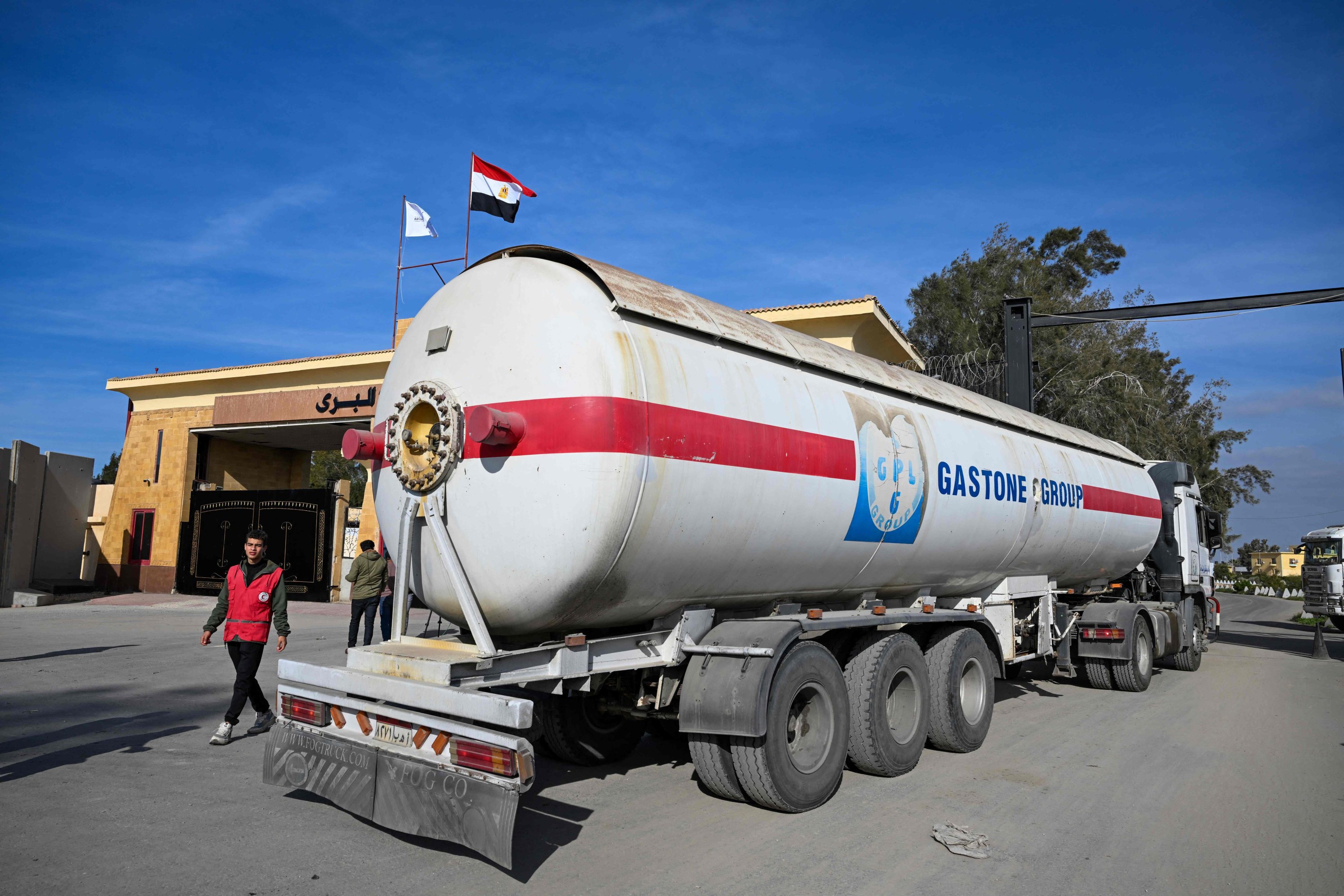 Qatar initiates fuel supply operation to deliver 12.5M liters to Gaza