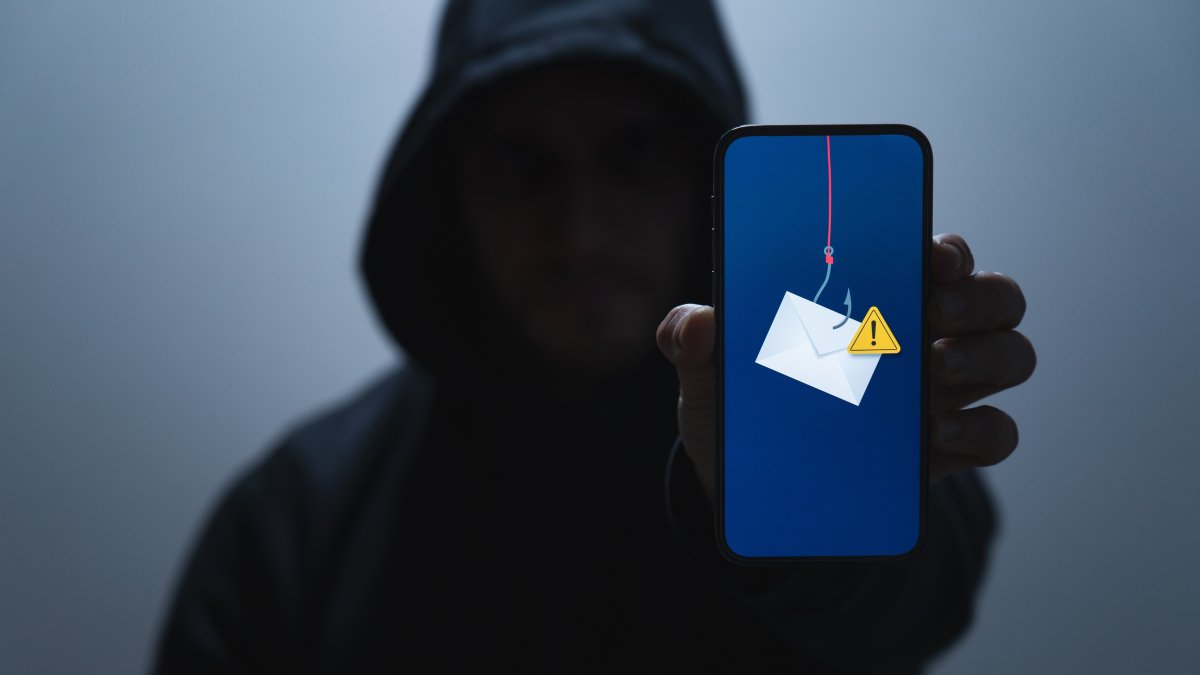 Fraudsters use technology to breach data, targeting info victims believe is exclusive to authorities and making fake demands seem credible. (Shutterstock Photo)