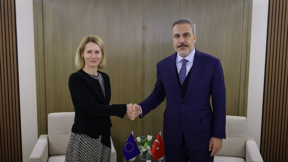 EU High Representative for Foreign Affairs and Security Policy Kaja Kallas (L) shakes hands with Foreign Minister Hakan Fidan on the margins of a Syria-focused meeting, Riyadh, Saudi Arabia, Jan. 12, 2025. (AA Photo)