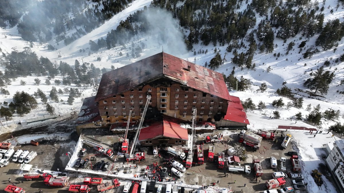 A drone-captured view shows the hotel engulfed in smoke at Kartalkaya Ski Resort, Bolu, northwestern Türkiye, Jan. 21, 2025. (AA Photo)