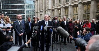 Former Deputy Leader of the Labour Party Tom Watson gives a media statement outside the Rolls Building of the High Court after he and Britain’s Prince Harry settled their lawsuits against Rupert Murdoch&#039;s News Group Newspapers in London, Britain, Jan. 22, 2025. (Reuters Photo)