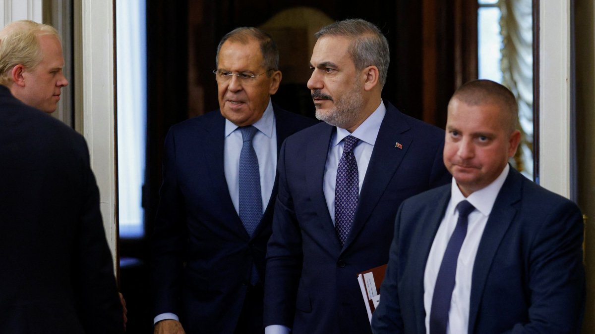Russian Foreign Minister Sergei Lavrov meets Foreign Minister Hakan Fidan in Moscow, Russia, Aug. 31, 2023. (Reuters File Photo)