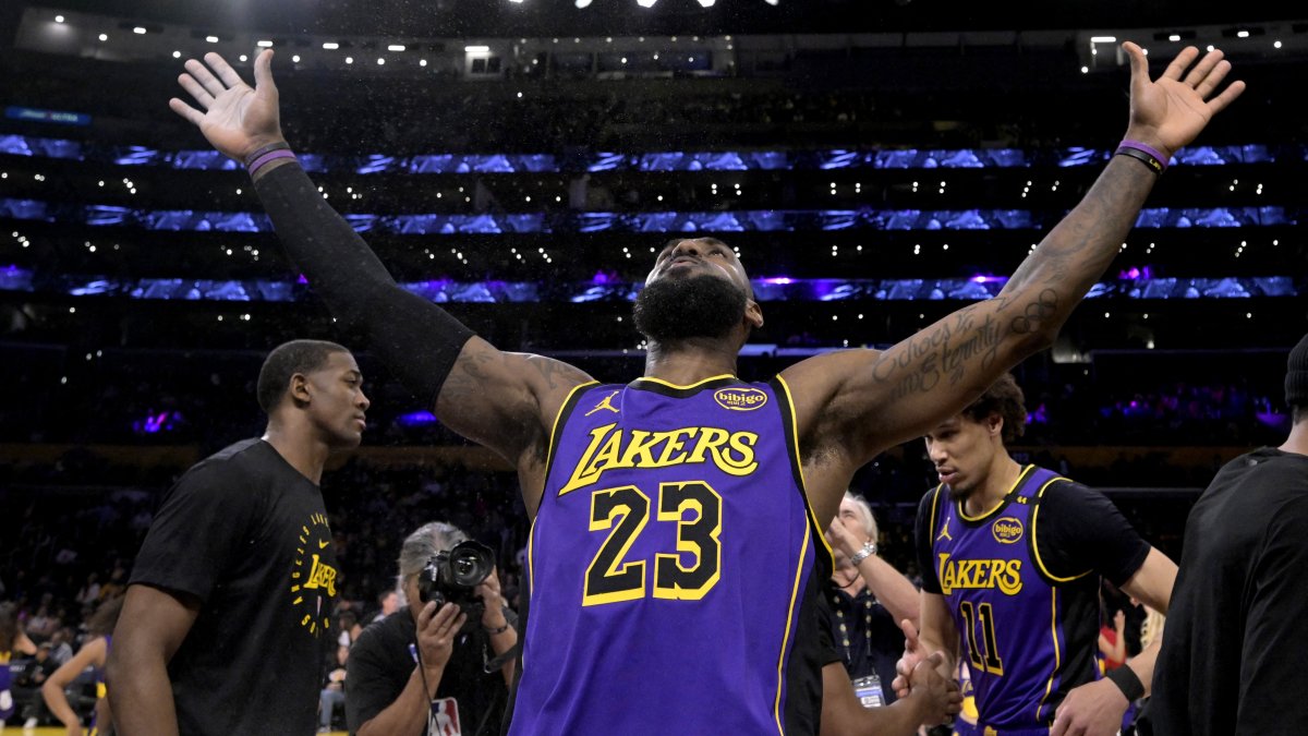 Los Angeles Lakers forward LeBron James (23) raises his arms at the start of the game against the Brooklyn Nets at Crypto.com Arena, Los Angeles, California, U.S., Jan 17, 2025. (Reuters Photo)