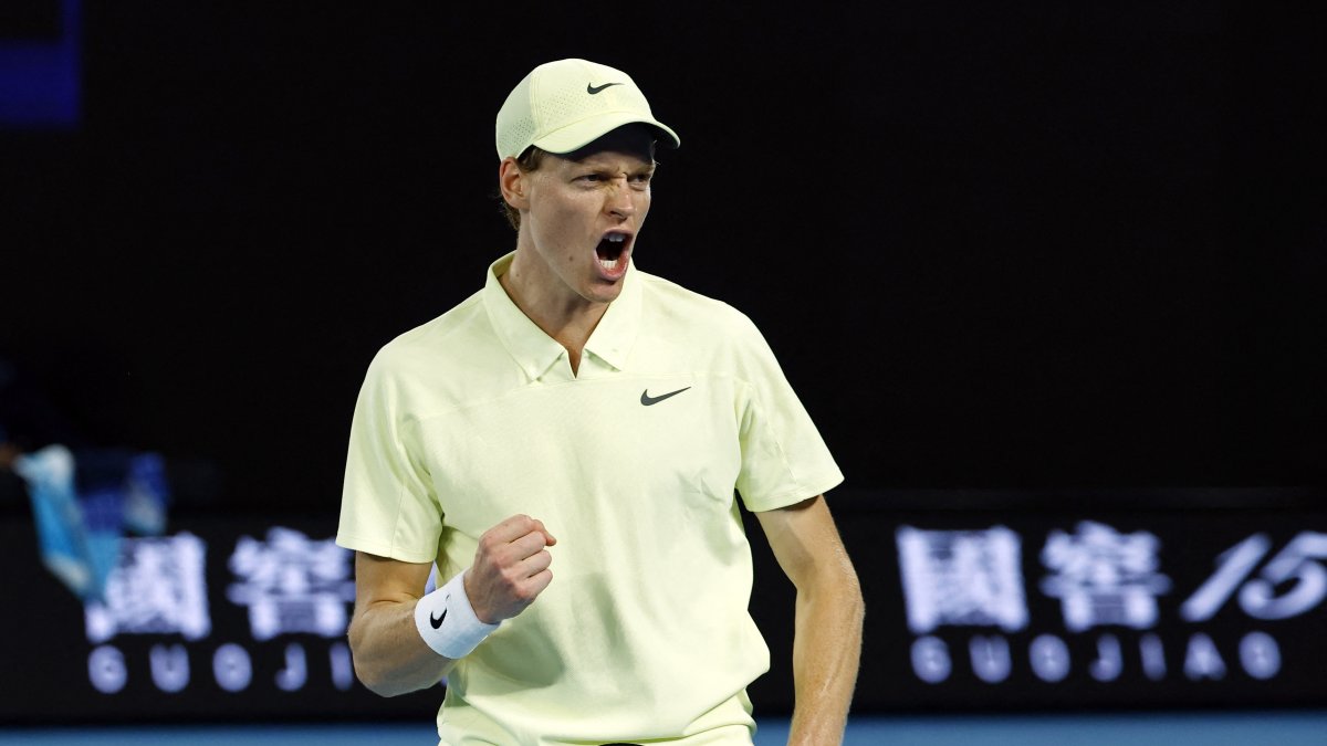 Italy's Jannik Sinner celebrates winning his semifinal match against Ben Shelton of the U.S., Melbourne, Australia, Jan. 24, 2025. (Reuters Photo)