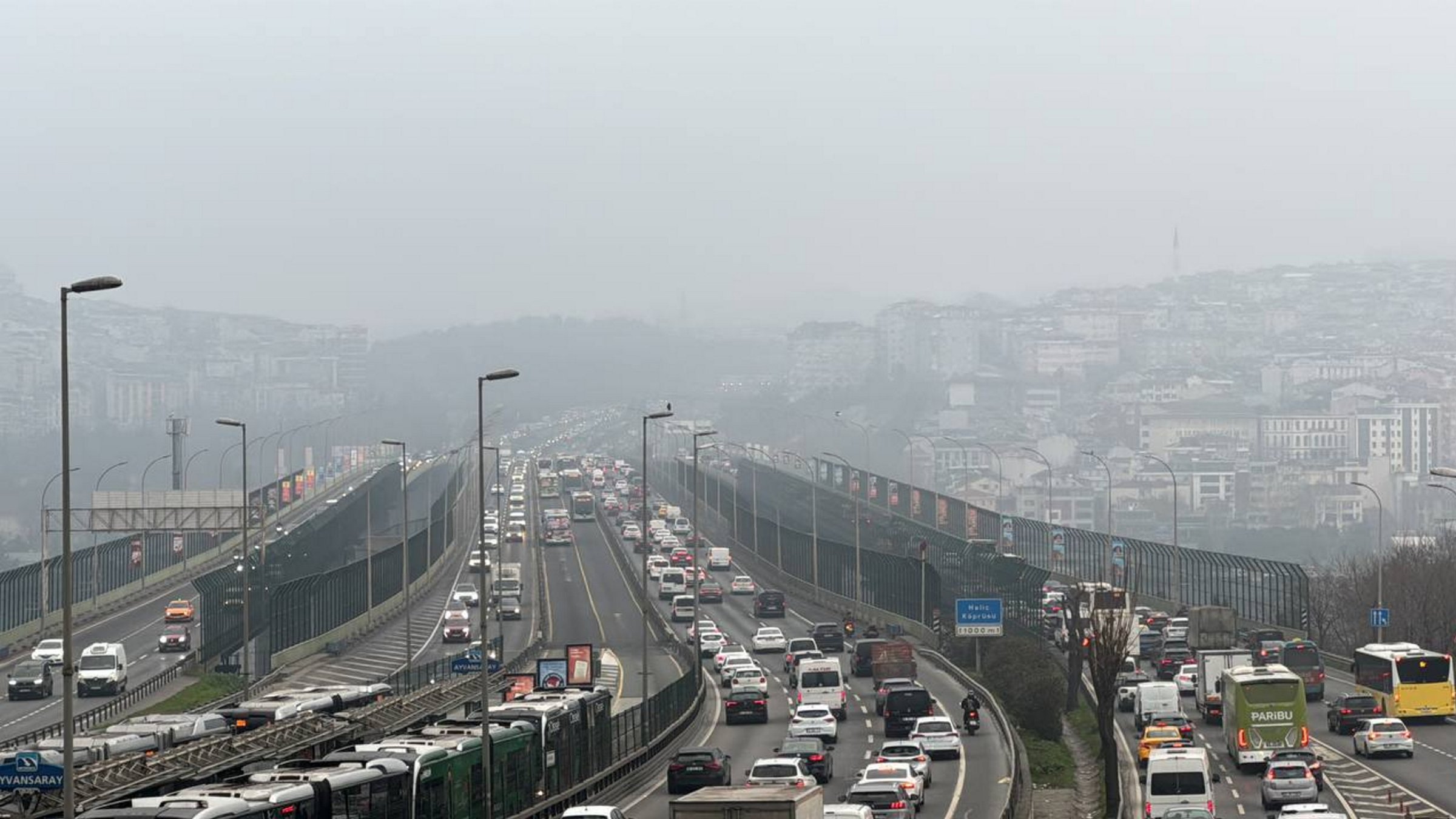 Traffic congestion affects air quality and weather patterns, Istanbul, Türkiye, Jan. 23, 2025. (AA Photo)