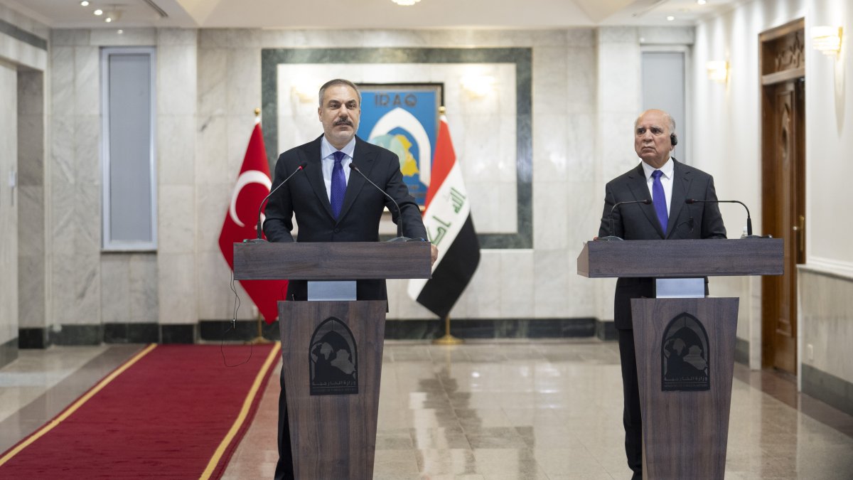 Hakan Fidan (L) speaks at a news conference with his Iraqi counterpart Fuad Hussein, in Baghdad, Iraq, Jan. 26, 2025. (AA Photo) 
