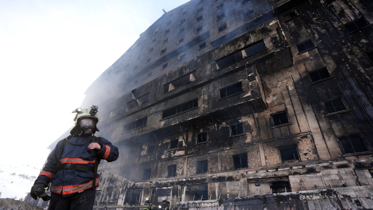 A view of the burnt Grand Kartal Hotel at Kartalkaya Ski Resort, Bolu, Türkiye, Jan. 21, 2025. (AA Photo) 