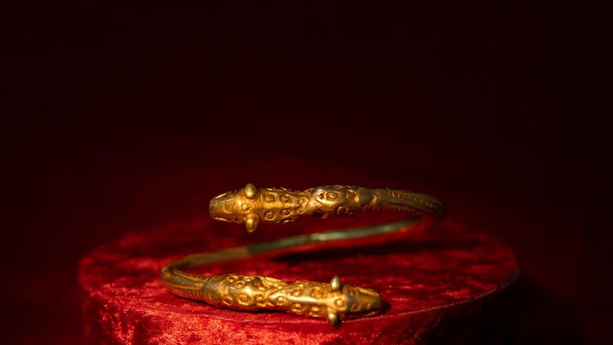 A golden bracelet discovered in the Atyrau region of Kazakhstan, Jan 27, 2025. (AA Photo)