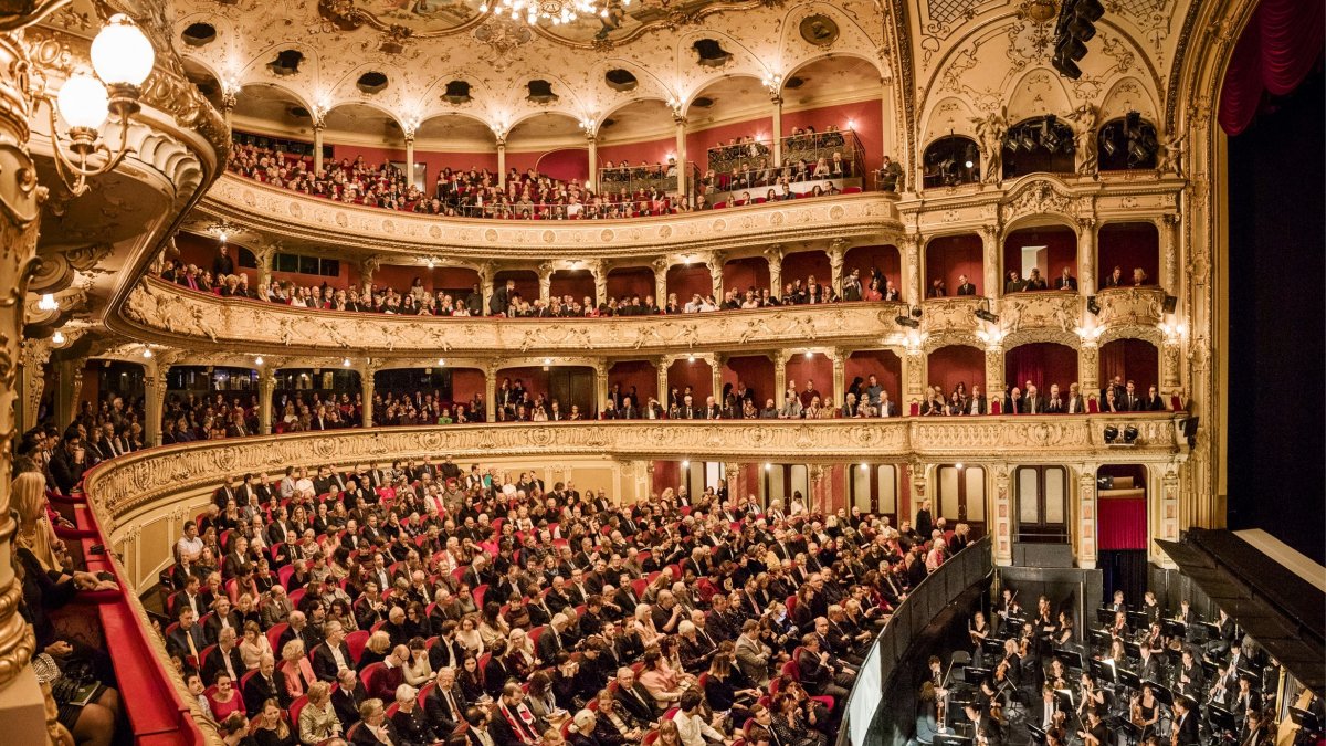 A general view of the hall with the audience at the Zurich Opera House, Zurich, Switzerland. (Courtesy of Zurich Opera House)