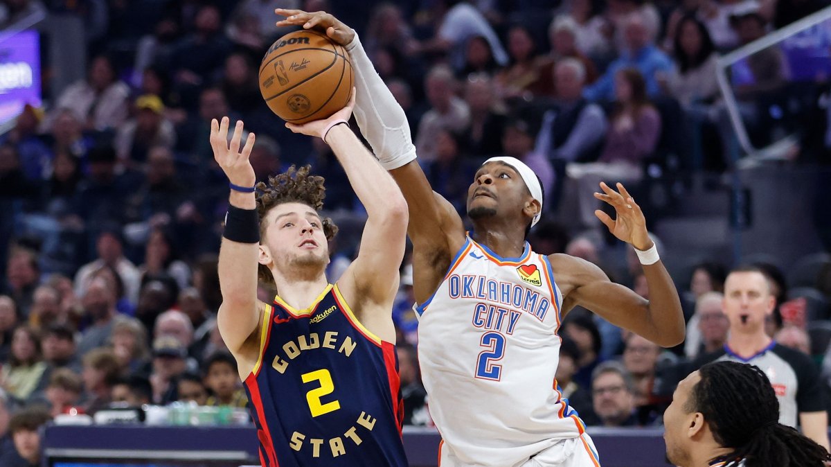 Warriors&#039; Brandin Podziemski shoots the ball against Thunder&#039;s Shai Gilgeous-Alexander in an NBA game, San Francisco, California, U.S., Jan. 29, 2025. (AFP Photo)