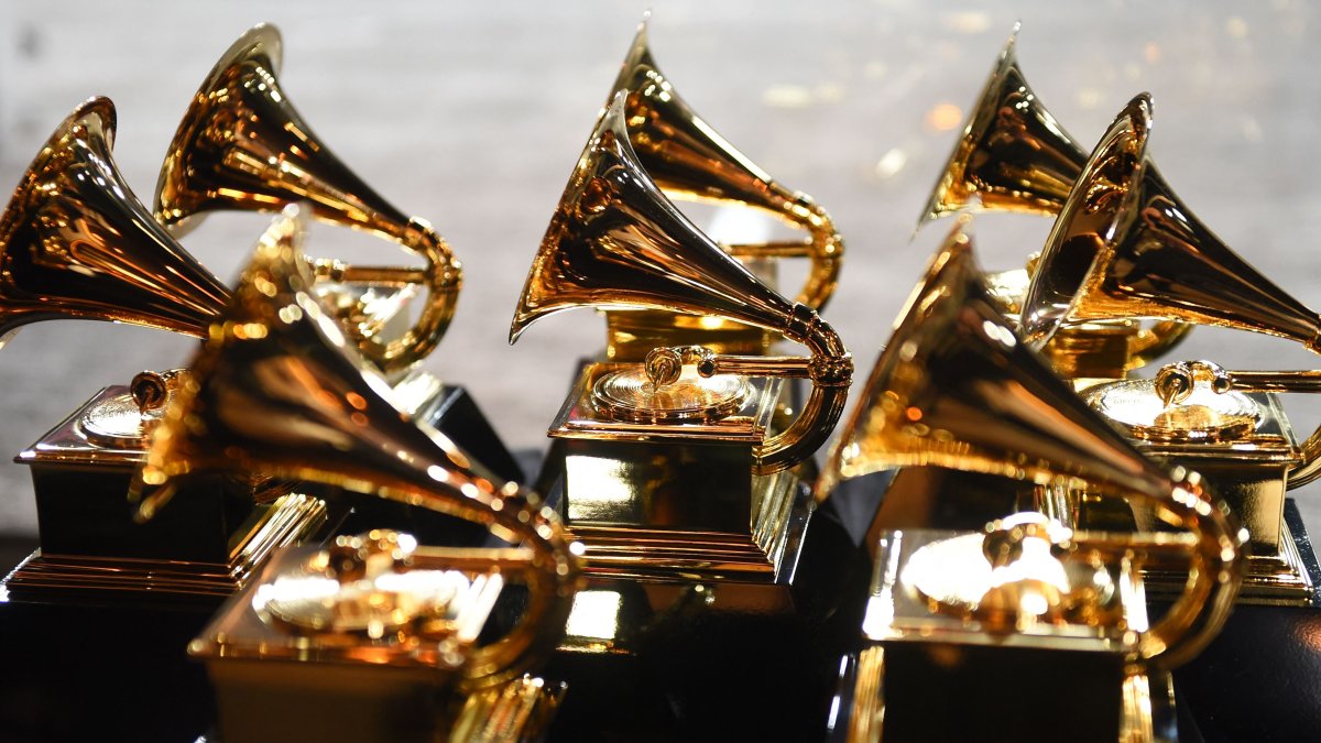 Grammy trophies sit in the press room during the 60th Annual Grammy Awards, New York, U.S., Jan. 28, 2018. (AFP Photo)