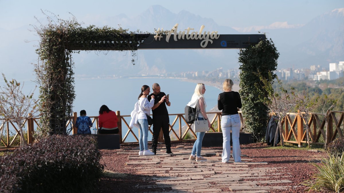 Tourists are seen in the Mediterranean resort of Antalya, southern Türkiye, Jan. 11, 2025. (AA Photo)