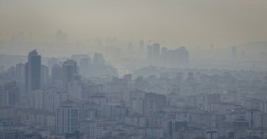 Smog hovers over Istanbul as pollution covers the city&#039;s skyline, Istanbul, Türkiye, Jan. 31, 2025. (AA Photo)