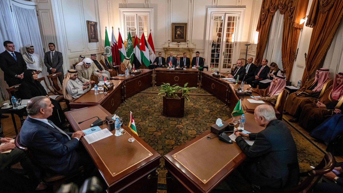 Foreign ministers of six Arab nations meet to discuss U.S. President Donald Trump&#039;s proposal for Egypt and Jordan to host Palestinians displaced from the Gaza Strip, in Cairo, Egypt, Feb. 1, 2025. (AFP Photo)