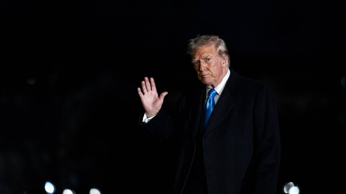U.S. President Donald Trump walks on the South Lawn of the White House, Washington, U.S., Feb. 2, 2025. (EPA Photo)