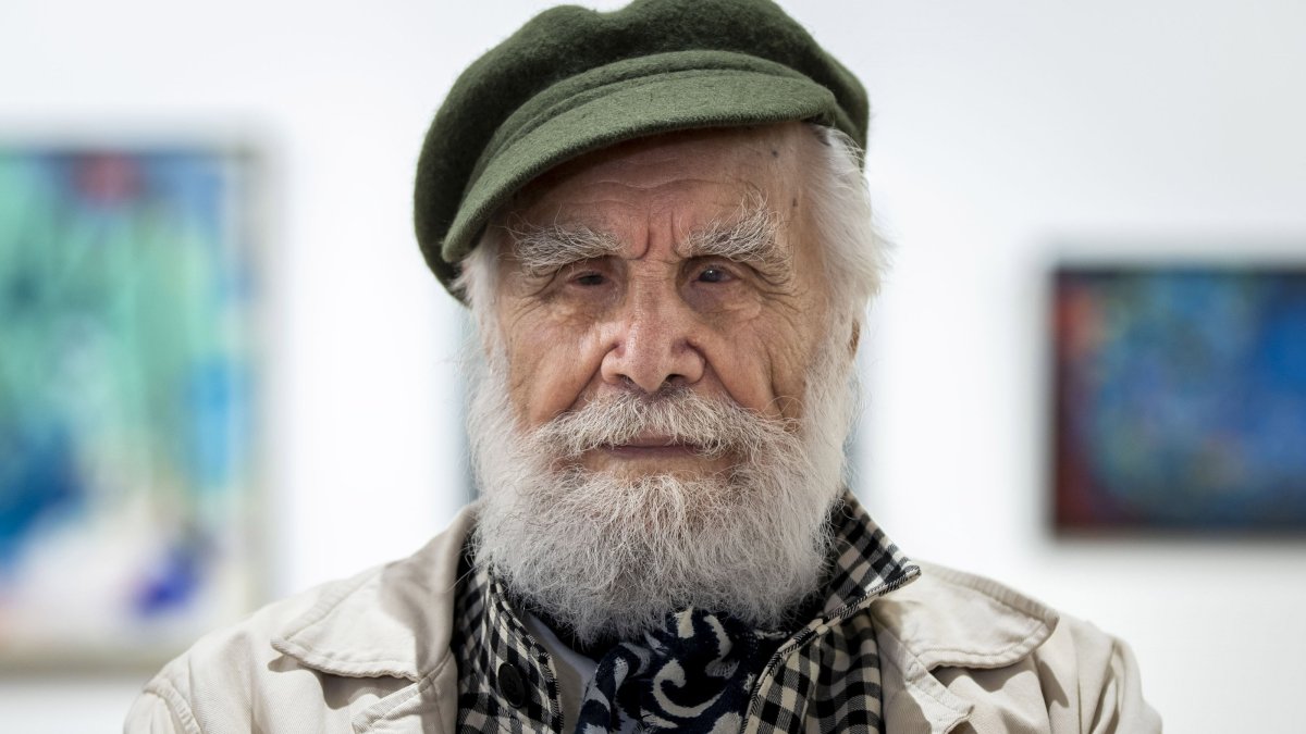 Esteemed calligraphy artist and painter Etem Çalışkan. (AA Photo)