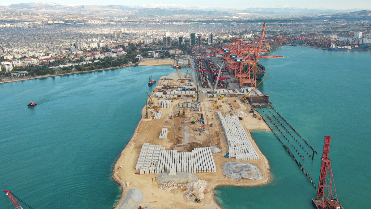 A view of a port in Mersin province as works on its expansion continue, southern Türkiye, Jan. 23, 2025. (IHA Photo)