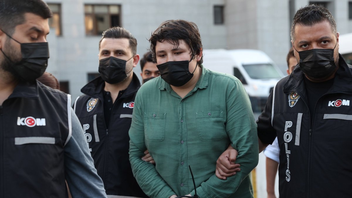 Mehmet Aydın (Center) is escorted by Turkish police to the court after a check-up at a hospital in Istanbul, Türkiye, July 7, 2021. (AA File Photo)