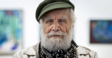 Esteemed calligraphy artist and painter Etem Çalışkan. (AA Photo)