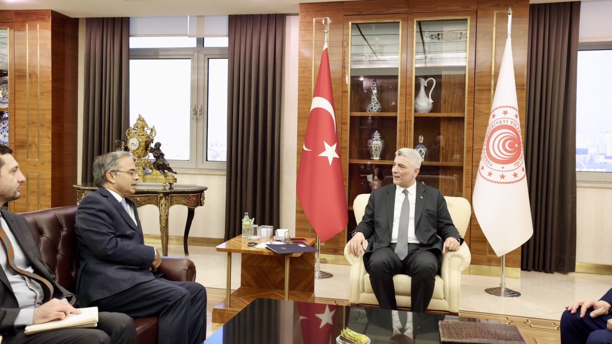 Trade Minister Ömer Bolat (R) in a meeting with the secretary-general of the Economic Cooperation Organization (ECO) Asad Majeed Khan, Ankara, Türkiye, Jan. 28, 2025. (DHA Photo)