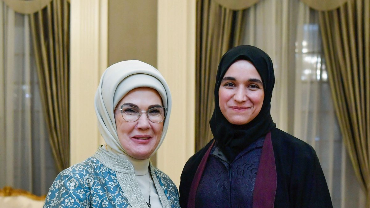 First lady Emine Erdoğan poses with Syria's First Lady Latifa al-Daroubi during their meeting at the Presidential Complex in Ankara, Feb. 4, 2025. (Communications Directorate Handout)