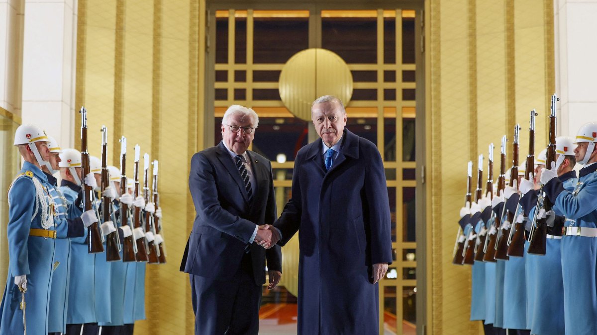 President Recep Tayyip Erdoğan and German President Frank-Walter Steinmeier shaking hands during an official welcoming ceremony at the Presidential Complex in Ankara. (Photo by Presidency Handout) 