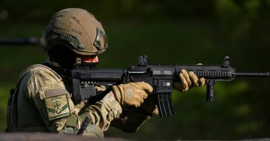 Personnel of the Turkish Armed Forces&#039; amphibious branch, nicknamed “crocodiles,” undergo comprehensive and challenging training for the implementation of force protection measures, embarkation, search, fight against sea banditry, force protection in narrow and shallow water passages and evacuation of non-combatants, Izmir, Türkiye, Dec. 13, 2024. (AA Photo)