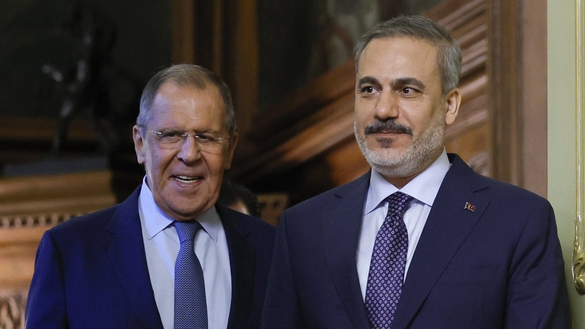 Russian Foreign Minister Sergey Lavrov and Foreign Minister Hakan Fidan arrive to hold a press conference in Moscow, Russia, Aug. 31, 2023. (AP File Photo)