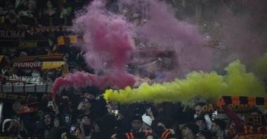 Roma&#039;s fan cheer before an Europa League match between Roma and Eintracht Frankfurt, at Rome&#039;s Olympic Stadium, Rome, Italy, Jan. 30, 2025. (AP Photo)