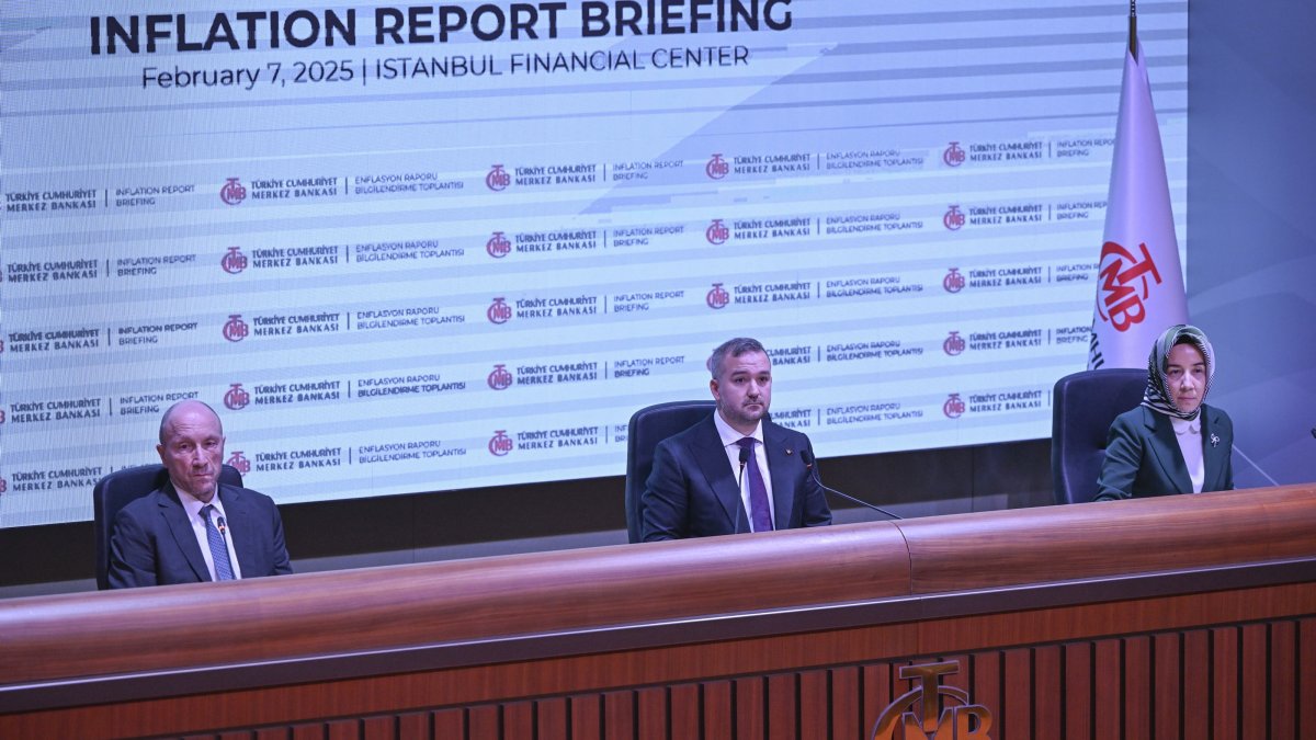 Central Bank of the Republic of Türkiye (CBRT) Governor Fatih Karahan (C) and Deputy Governors Cevdet Akçay (L) and Hatice Karahan (R) during a press conference to present the bank&#039;s quarterly inflation report, Istanbul, Türkiye, Feb. 7, 2025. (AA Photo)