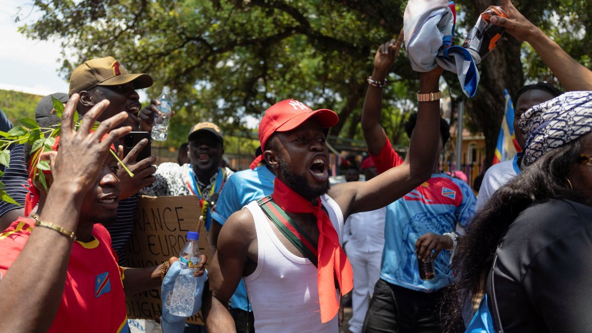 Protesters from the Congolese community living in South Africa gesture and chant in front of the European Union Delegation during a march to voice concerns about issues regarding the recent conflict in Eastern Democratic Republic of Congo (DRC), Pretoria, South Africa, Feb. 4, 2025. (Reuters Photo)