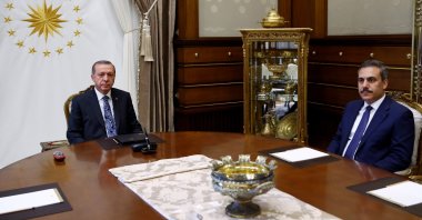 President Recep Tayyip Erdoğan (L) meets with Intelligence Chief Hakan Fidan at the Presidential Palace, Ankara, Türkiye, July 28, 2016. (AP Photo)