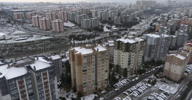 Single-person households in Türkiye are increasingly concentrated in major cities, often opting for highrise developments, Istanbul, Türkiye, Feb. 6, 2025. (IHA Photo)