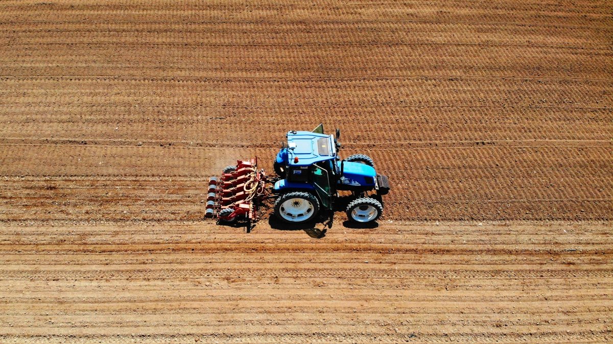 A tractor plows the fields, Konya, Türkiye, Jan. 14, 2025. (İHA Photo)