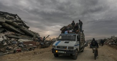 Palestinians travel from the southern Gaza Strip toward the north following the withdrawal of Israeli troops from the Netzarim Corridor, Gaza, Palestine, Feb. 9, 2025. (EPA Photo)