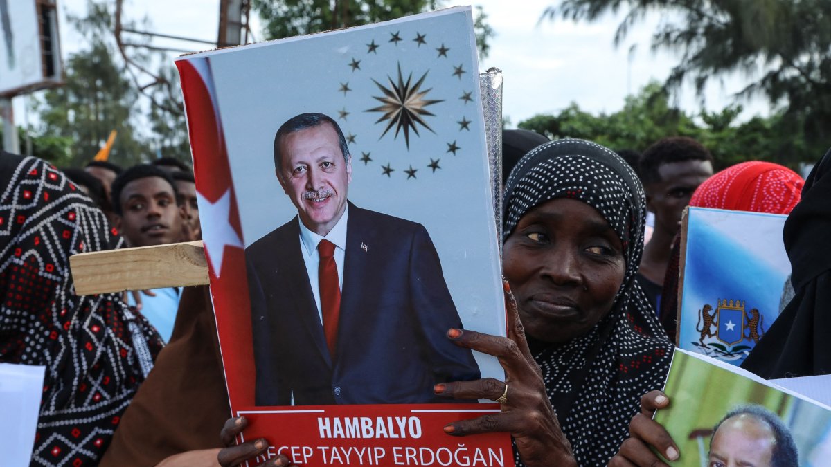 Somalis celebrate the victory of President Recep Tayyip Erdoğan after he won the presidential election, Mogadishu, Somalia, May 29, 2023. (AFP Photo)