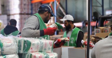 Humanitarian Relief Foundation (IHH) teams prepare food parcels, Istanbul, Türkiye, Feb. 10, 2025. (AA Photo)