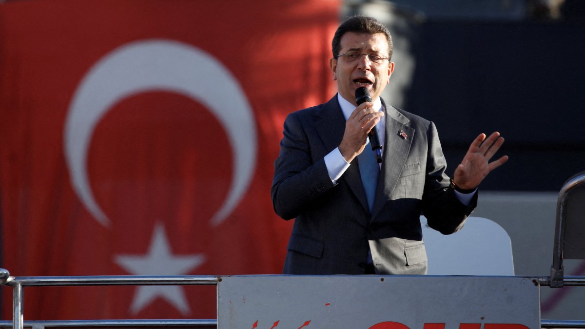 Istanbul Metropolitan Mayor Ekrem Imamoğlu of the main opposition Republican People's Party (CHP) speaks during a rally in Istanbul, Oct. 31, 2024. (Reuters File Photo)