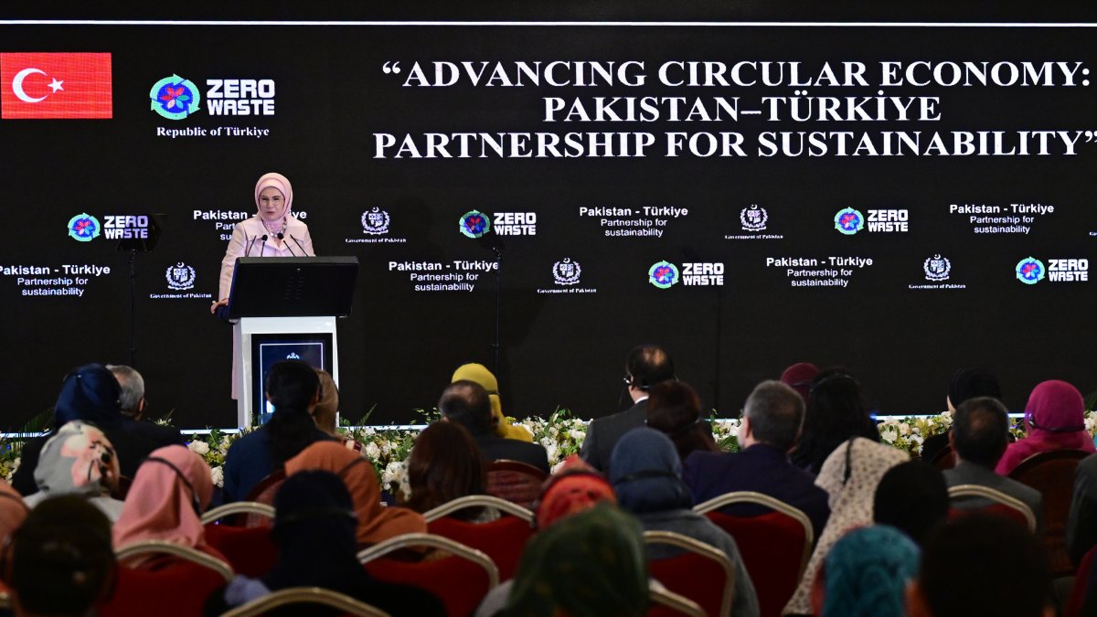 First lady Emine Erdoğan delivers a speech during the &quot;Advancing the Circular Economy&quot; event, Islamabad, Pakistan, Feb. 13, 2025. (AA Photo)