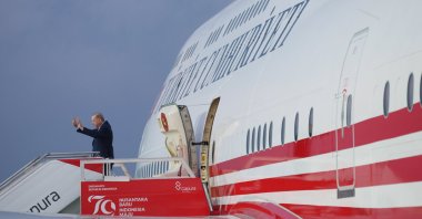 President Recep Tayyip Erdoğan leaves Indonesia for Islamabad on the private plane “TC-TRK,” Halim Perdanakusuma Airport, Jakarta, Indonesia, Feb. 12, 2025  (AA Photo)

Cumhurbaşkanı Recep Tayyip Erdoğan, özel uçak &quot;TC-TRK&quot; ile Pakistan&#039;ın başkenti İslamabad&#039;a gitmek üzere Endonezya&#039;dan ayrıldı. Cumhurbaşkanı Erdoğan&#039;ı, Halim Perdanakusuma Askeri Havalimanı&#039;nda, Endonezya Cumhurbaşkanı Prabowo Subianto uğurladı. ( TCCB/ Mustafa Kamacı - Anadolu Ajansı )