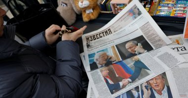 Daily newspapers with covers, dedicated to the recent phone call of Russian President Vladimir Putin and U.S. President Donald Trump, are laid out at a newsstand in a street in Moscow, Russia, Feb. 13, 2025. (Reuters Photo)