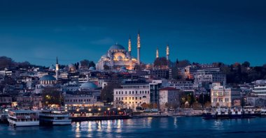 Süleymaniye Mosque is among the places where worshippers spend Mid-Shaban, Istanbul, Türkiye. (Shutterstock Photo)